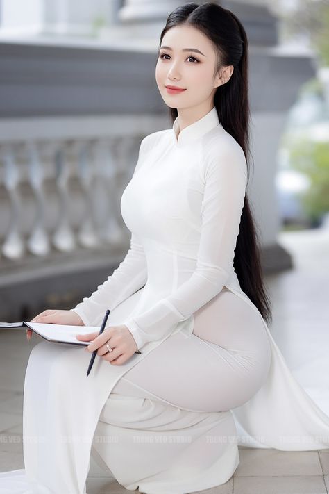 亚洲另类激情春色校园小说